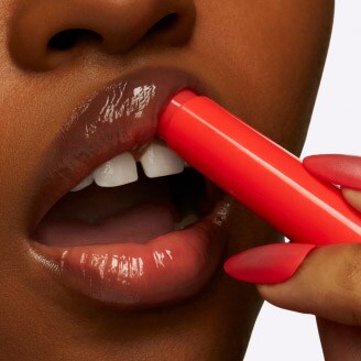 LEGENDARY LIPS